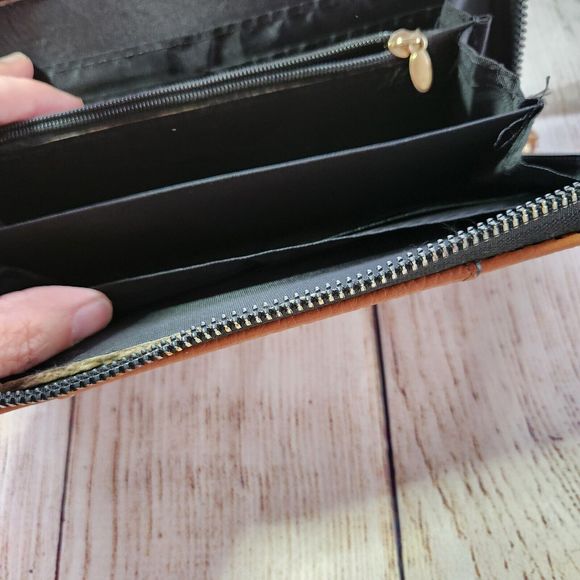 XOXO Wristlet Wallet Zip Vegan Leather Wallet W/ Lots Of Credit Card Slots - Picture 11 of 12